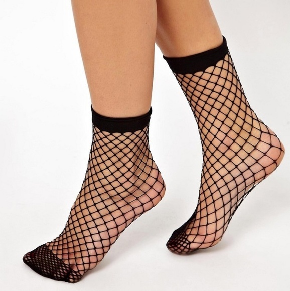 New Fishnet Socks - Picture 3 of 6